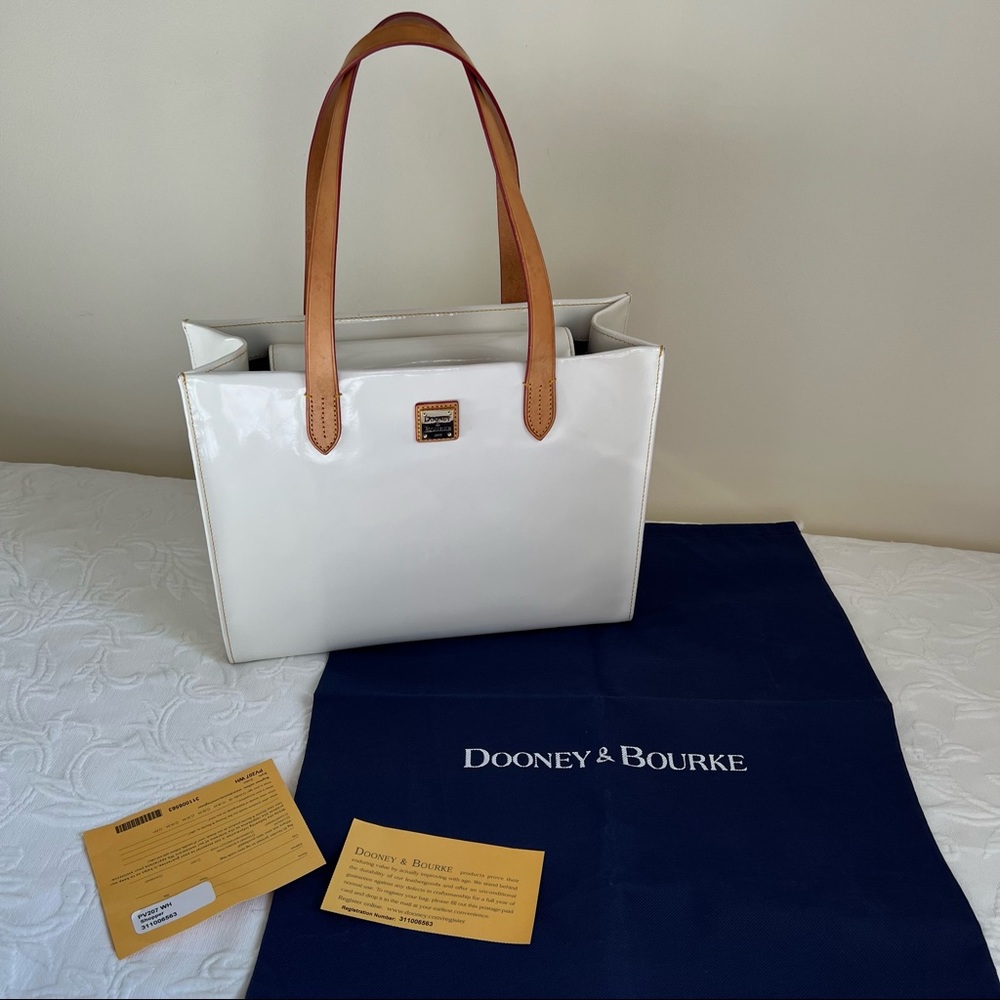 Dooney & Bourke White Tote Bag with Structured Design